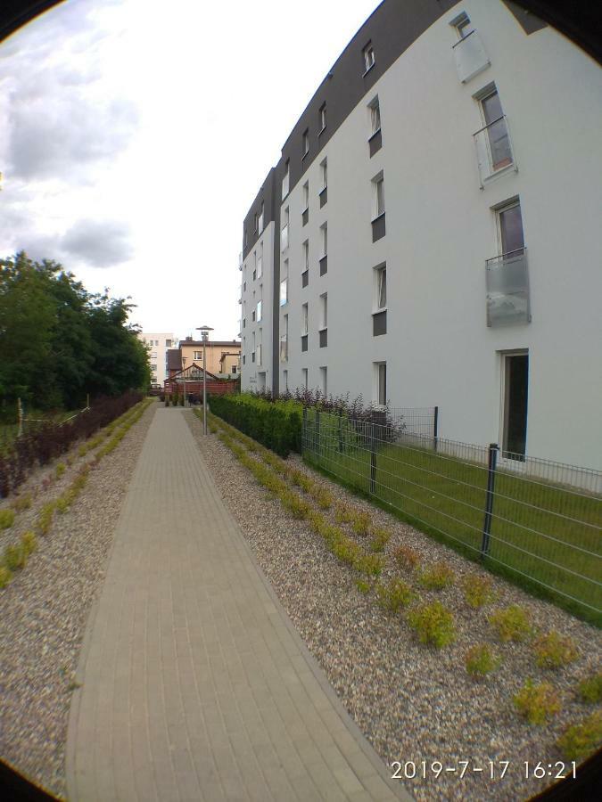 1120 Smialego 41 - Tanie Pokoje W Apartamencie - Samodzielne Zameldowanie - Self Check In Poznań Exterior foto
